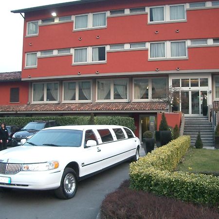 Hotel San Martino Boario Terme エクステリア 写真