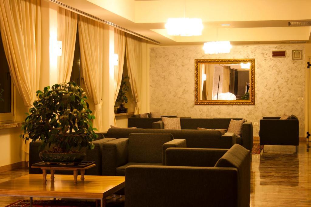 Hotel San Martino Boario Terme エクステリア 写真