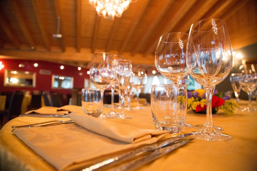 Hotel San Martino Boario Terme エクステリア 写真