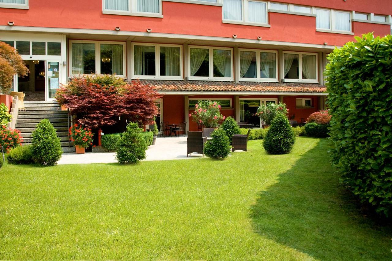 Hotel San Martino Boario Terme エクステリア 写真